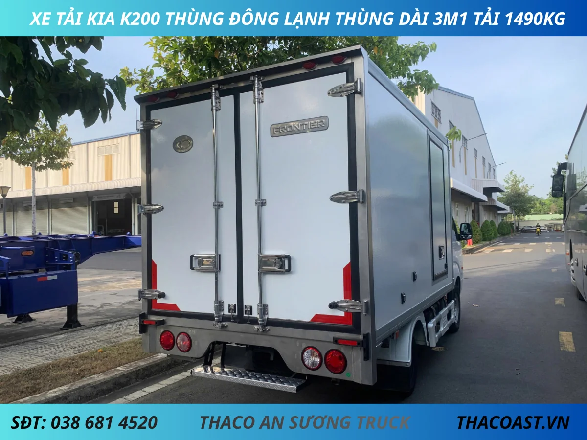 1000004037 XE TẢI KIA K200 THÙNG ĐÔNG LẠNH DÀI 3M1 TẢI TRỌNG 1490KG