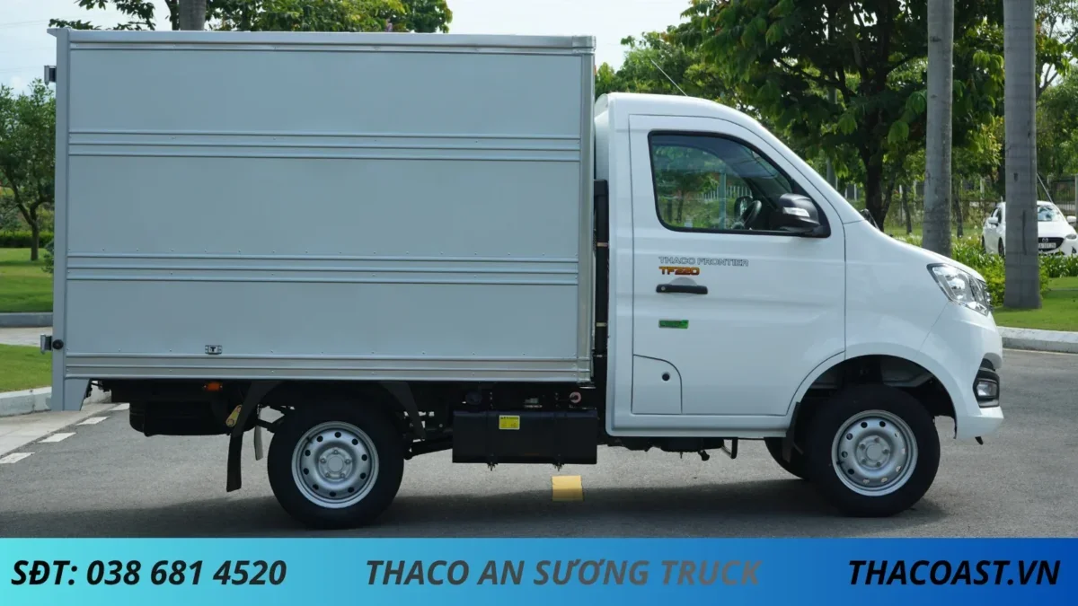 XE TẢI NHẸ THÙNG kín TF220 TẢI 980KG (7) XE TẢI NHẸ 1 TẤN TF220 THÙNG KÍN DÀI 2M3