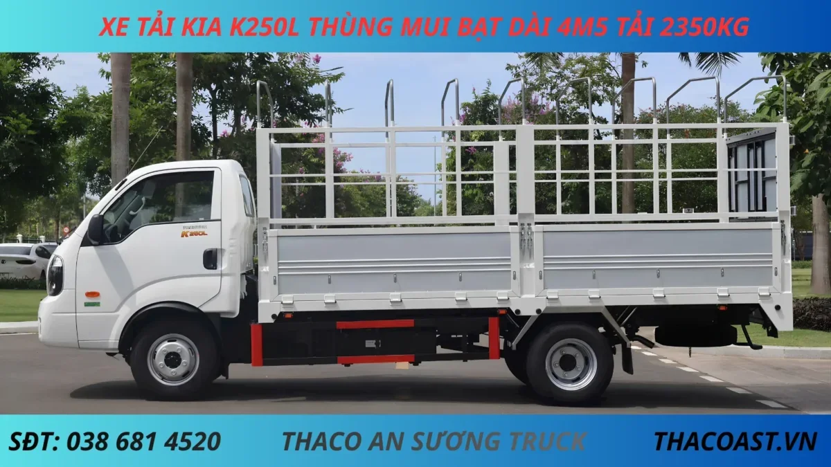 XE TẢI KIA K250L THÙNG MUI BẠT xe tải thùng mui bạt KIA FRONTIER K250L phiên bản nâng cấp toàn diện. Thùng lớn 15,9 $m^3$, động cơ Hyundai mạnh mẽ, trang bị phanh ABS + ESC an toàn vượt trội.