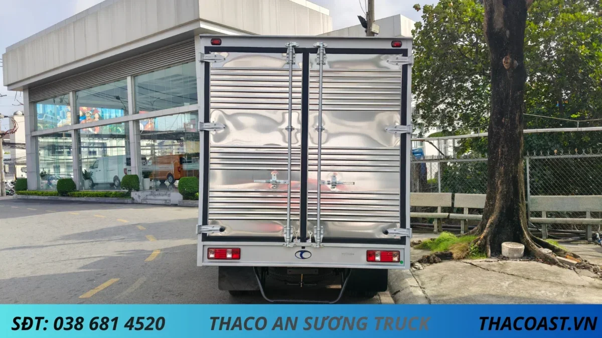 ĐUÔI XE THACO LINKER T4.5-3.5 XE TẢI 2 TẤN THACO LINKER T4.5-3.5 THÙNG KÍN DÀI 3M5