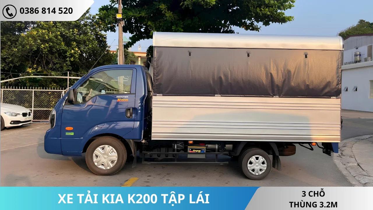 Xe tải Kia K200 tập lái màu xanh đậm